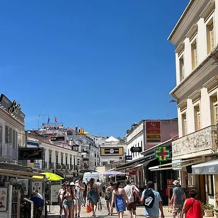 In Old Town Near 阿尔布费拉